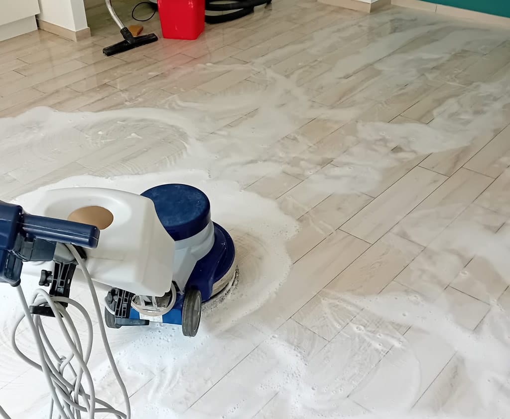 Pulizie pavimenti ufficio